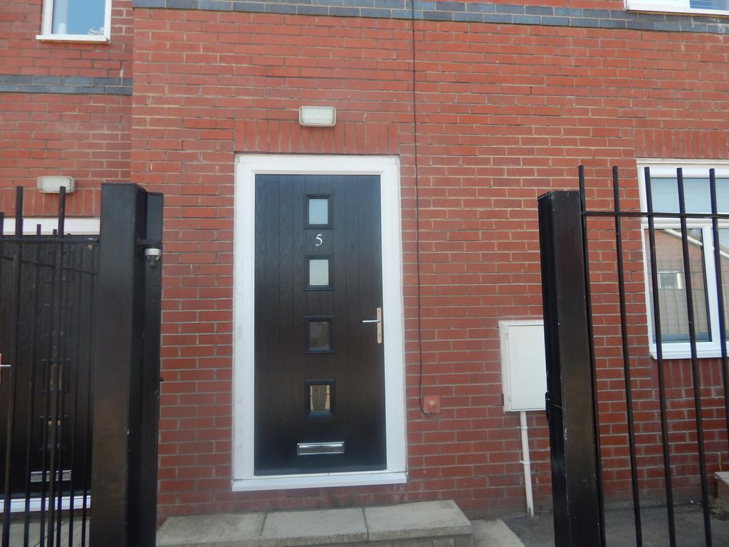 Property photo 1 of 10 Front (Exterior)