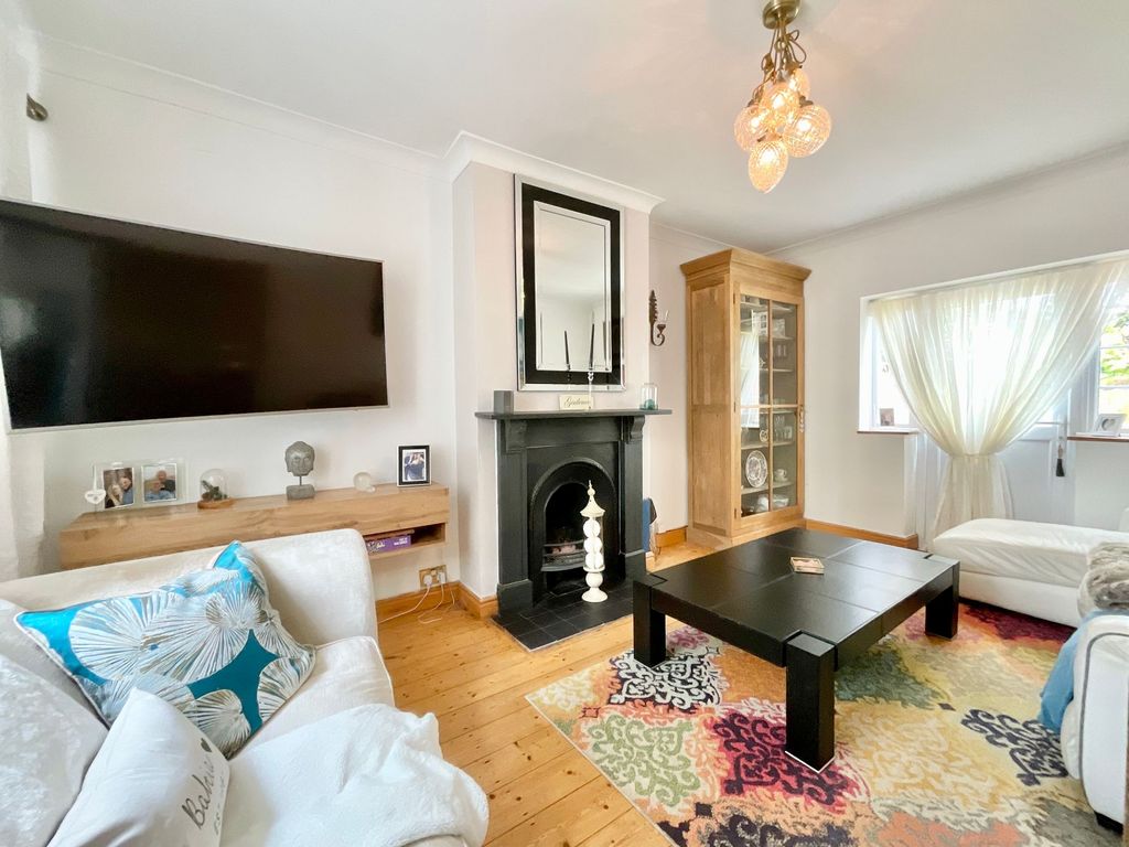 Property photo 2 of 19