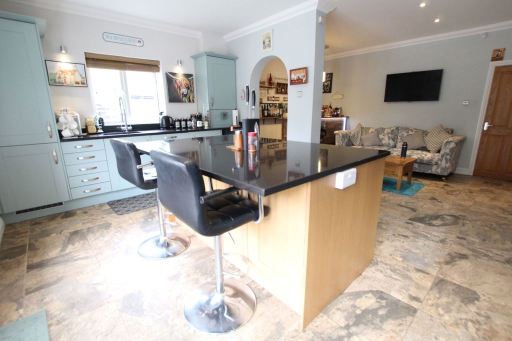 Property photo 2 of 37