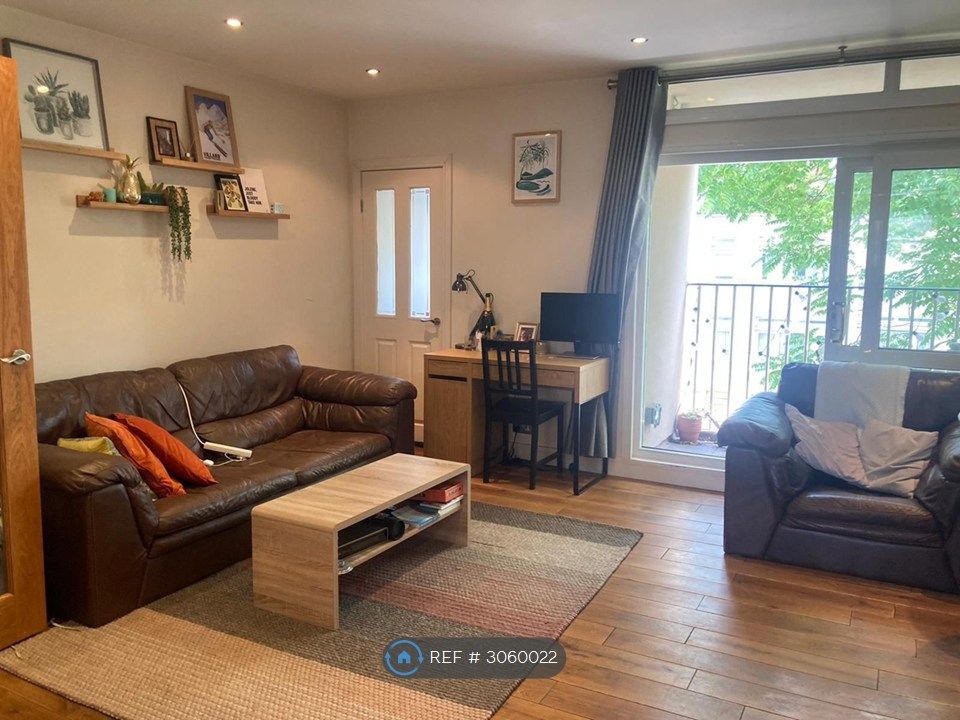 Property photo 1 of 18 Living Room - Open Plan