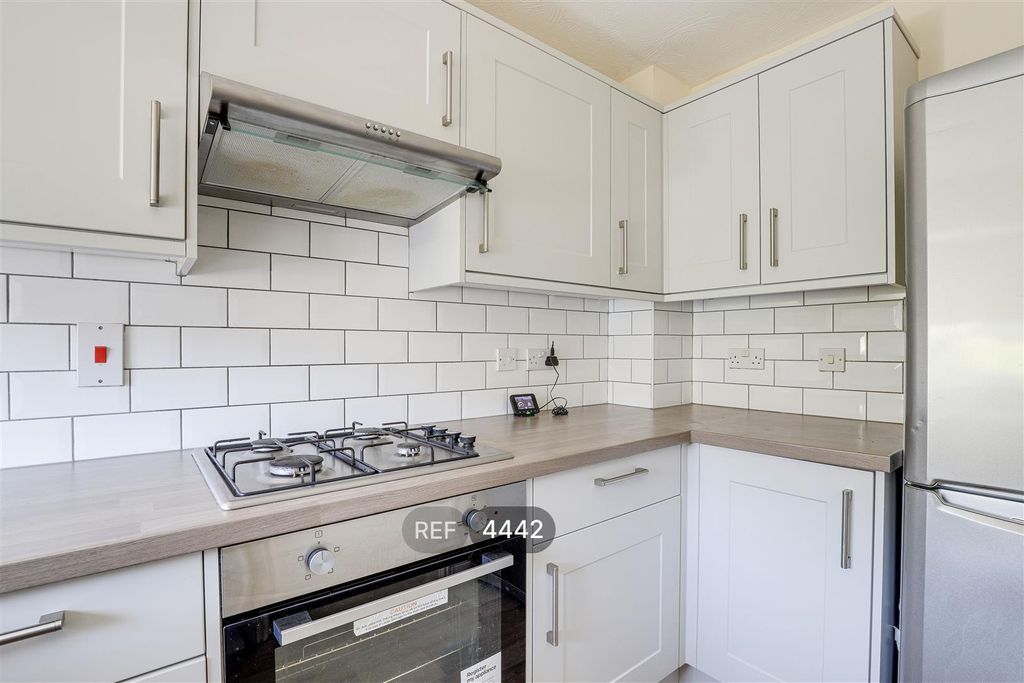 Property photo 2 of 14 Kitchen