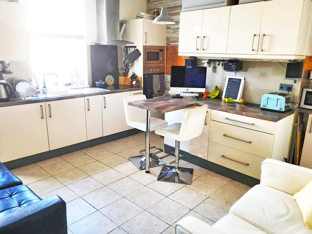 Property photo 2 of 18