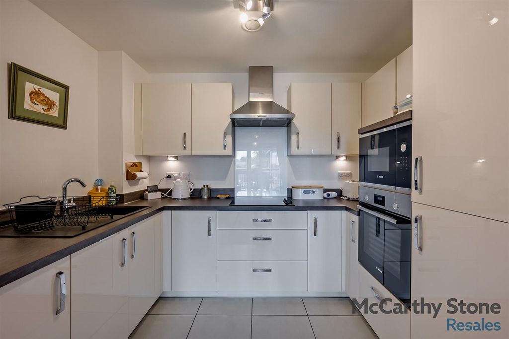 Property photo 2 of 20 8645474-Interior10-800.Jpg
