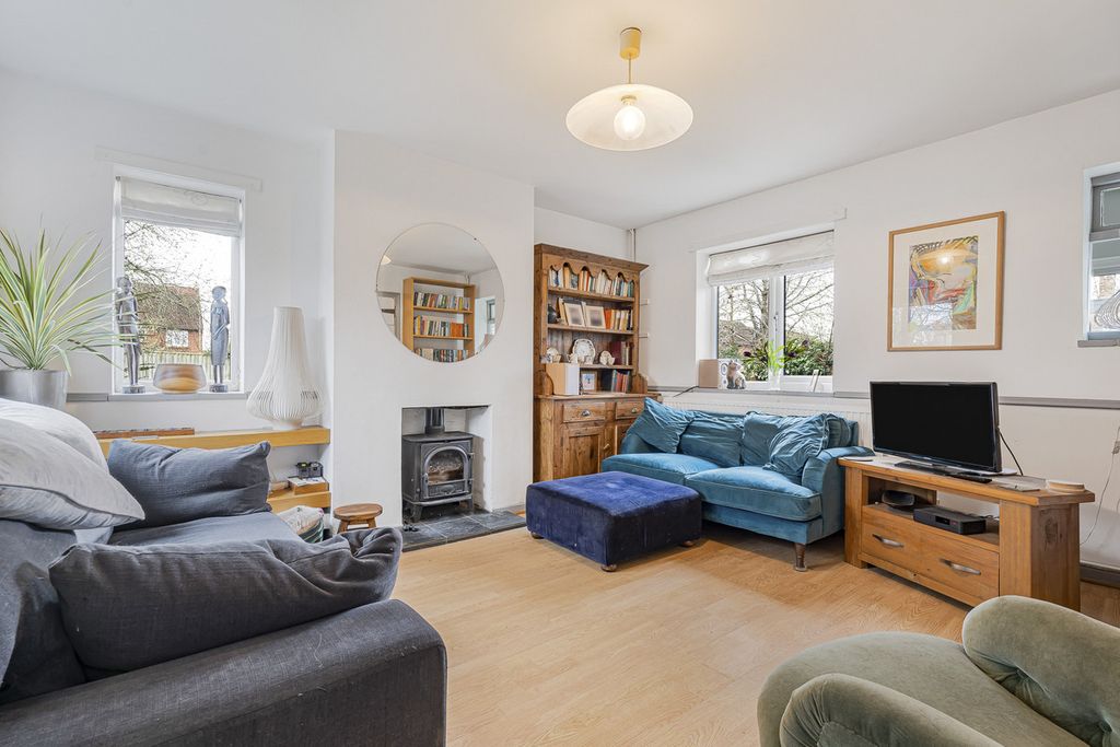 Property photo 3 of 17