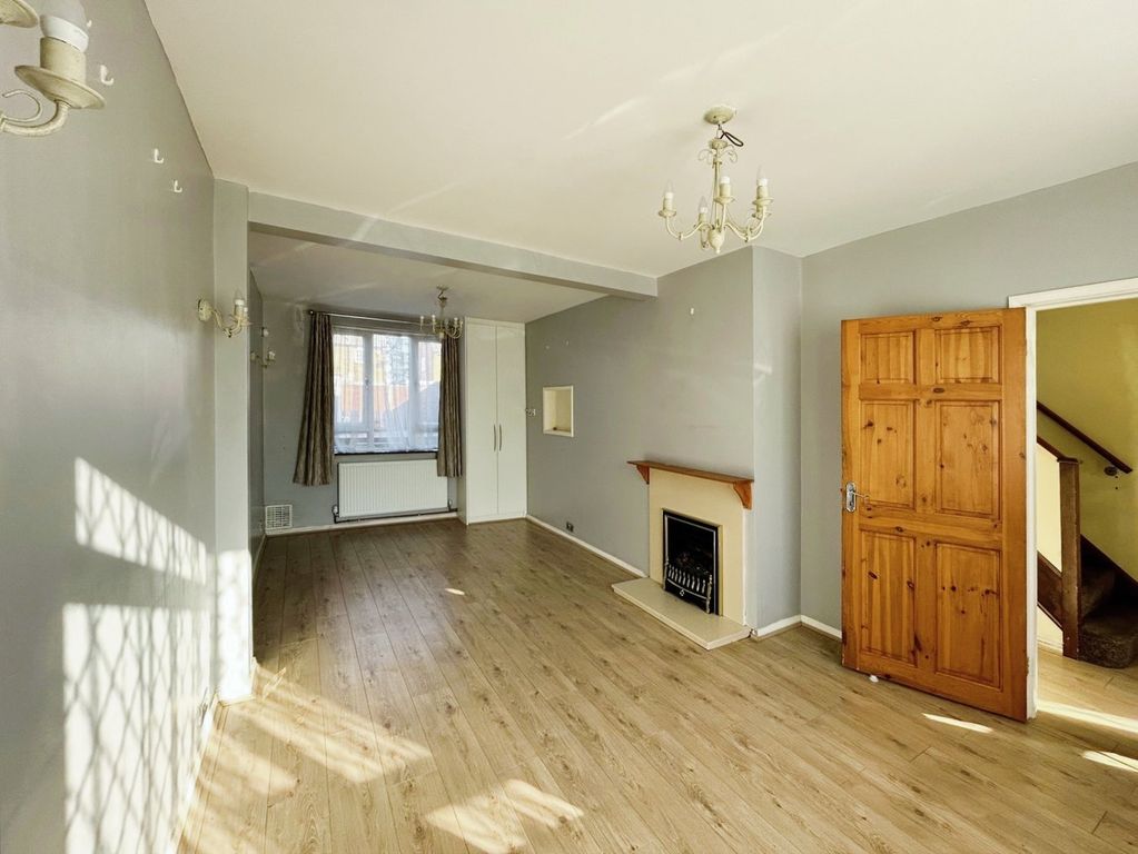 Property photo 2 of 8