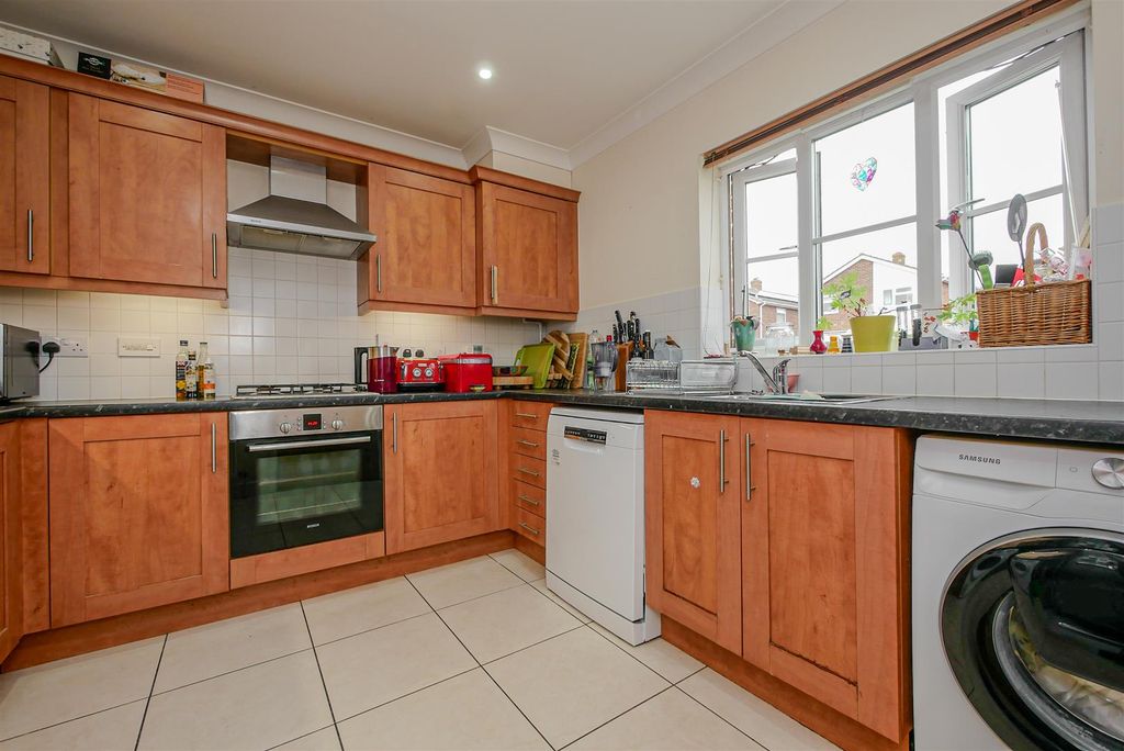 Property photo 3 of 14 Kitchen