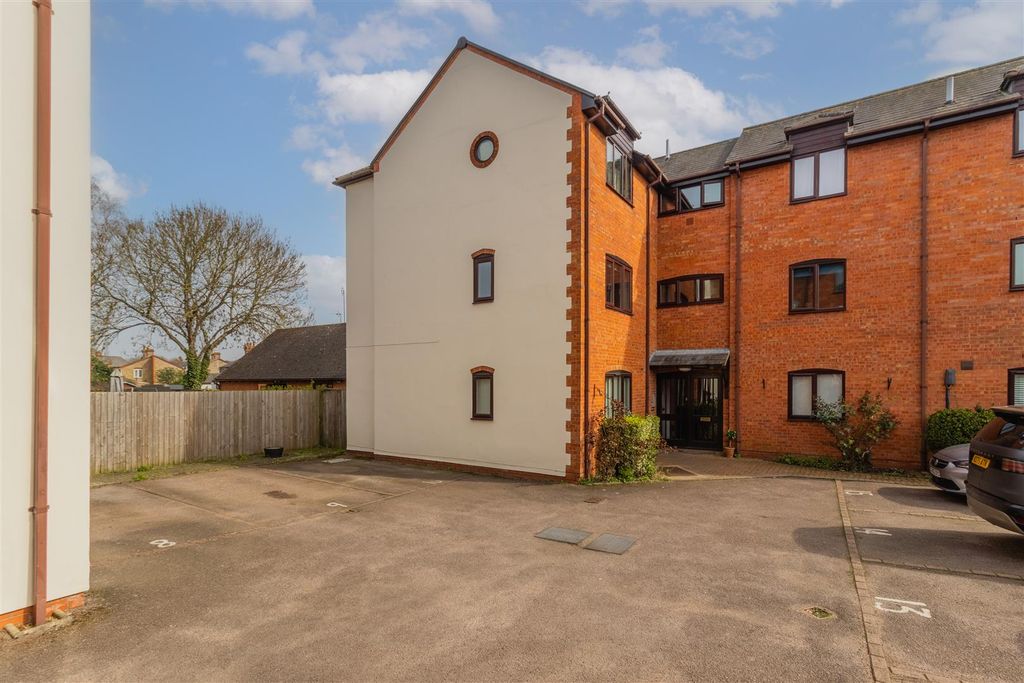 Property photo 1 of 23