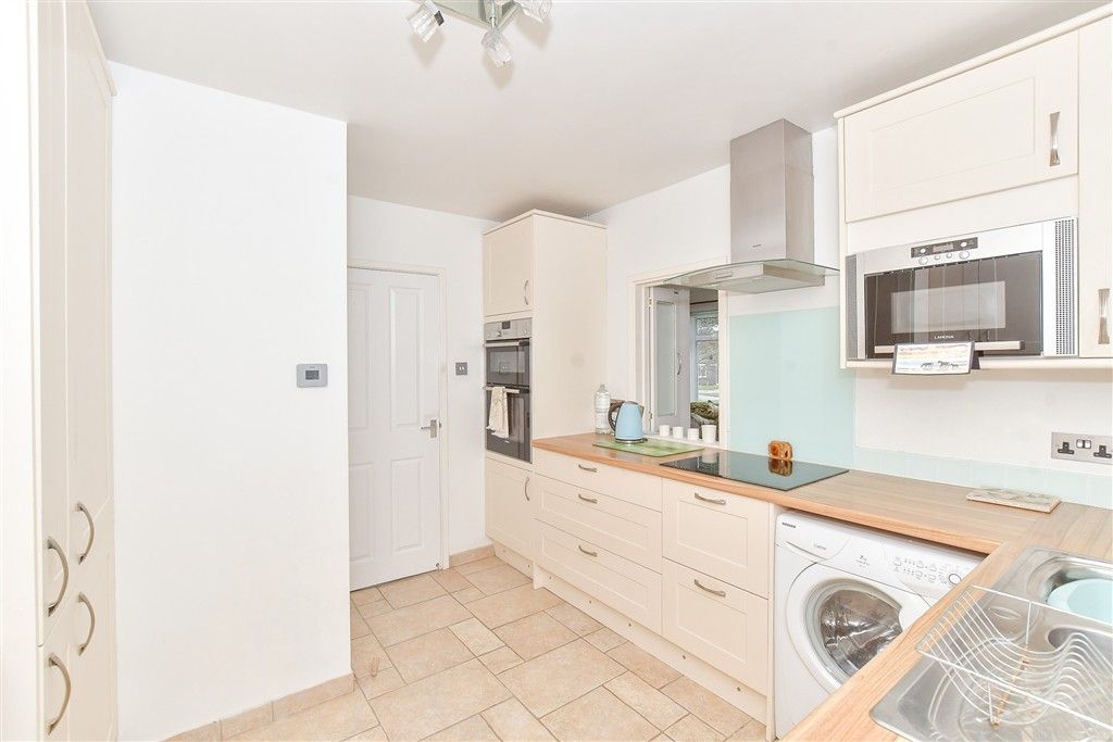 Property photo 2 of 13 Kitchen