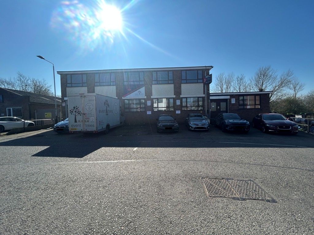 Property photo 1 of 8 Photo 16