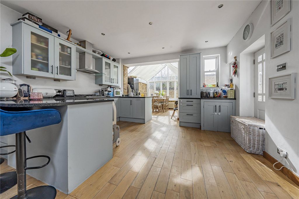 Property photo 3 of 15 Picture No. 4