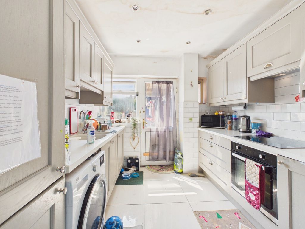 Property photo 3 of 12 5224526