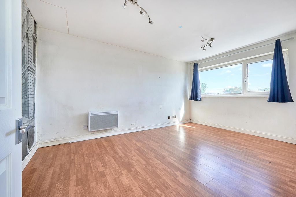 Property photo 3 of 12 Living Room