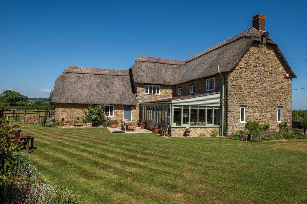 Property photo 3 of 25 Image