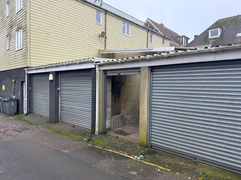 Property photo 1 of 7 Photo 7