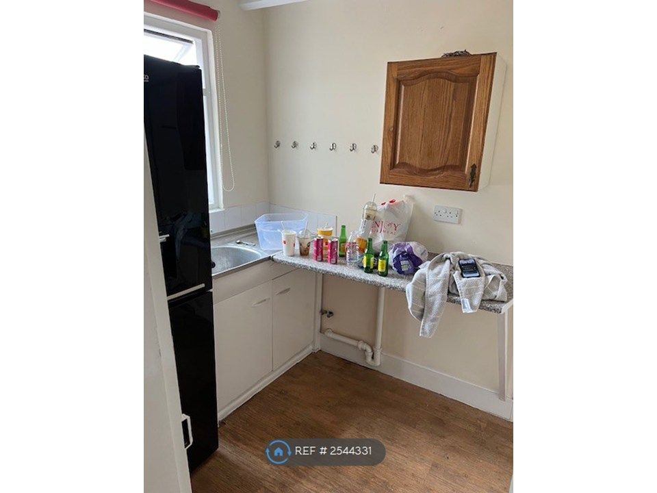 Property photo 3 of 5 Kitchen