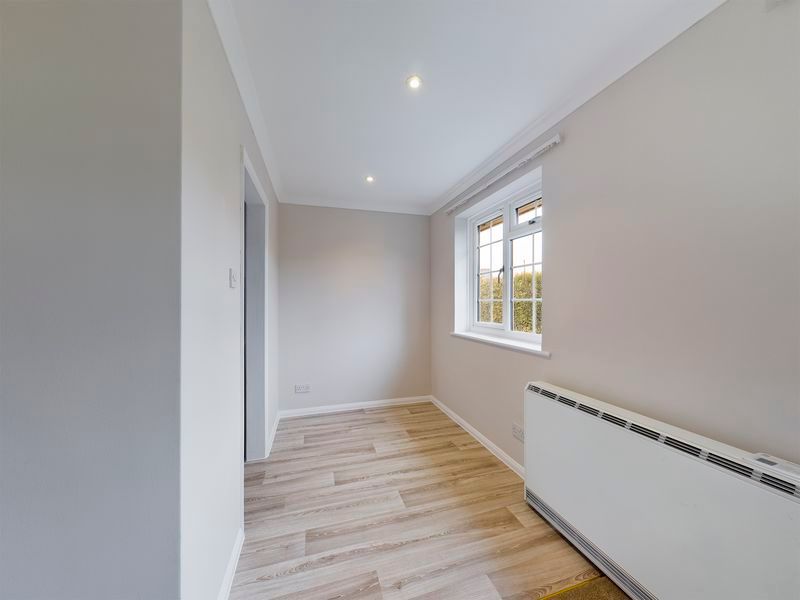 Property photo 3 of 7 Photo 6