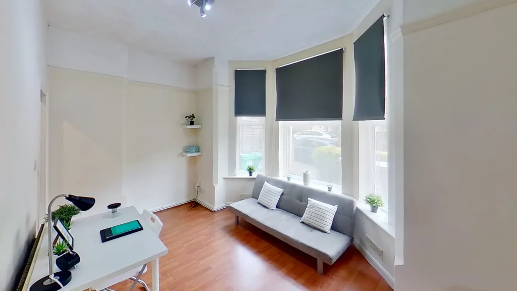Apartment in Nottingham, Forest Fields, Nottinghamshire - View 6