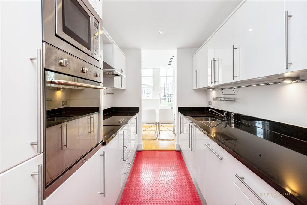 Property photo 3 of 15 Kitchen.Jpg