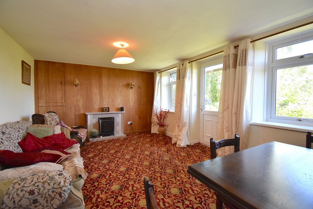 Property photo 3 of 21 Sitting Room