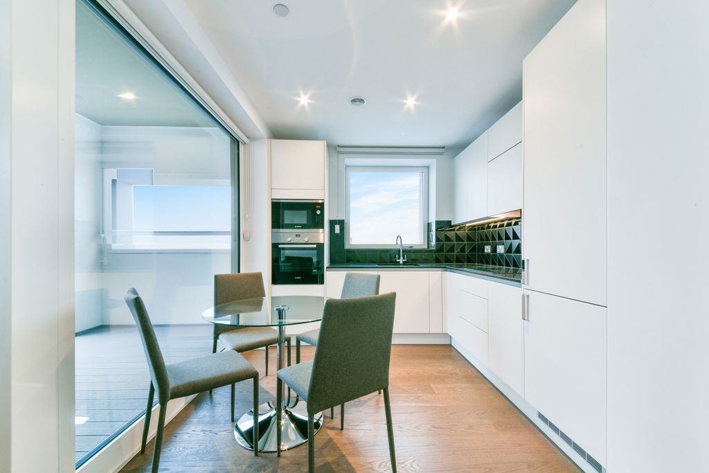 Property photo 2 of 9 Kitchen