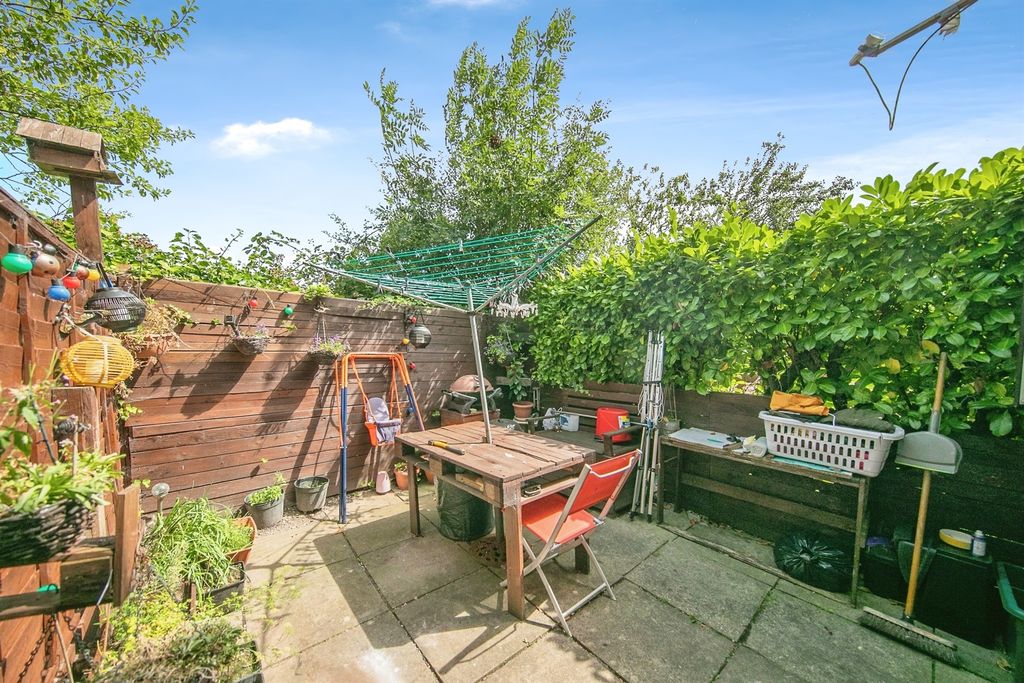 Property photo 2 of 12