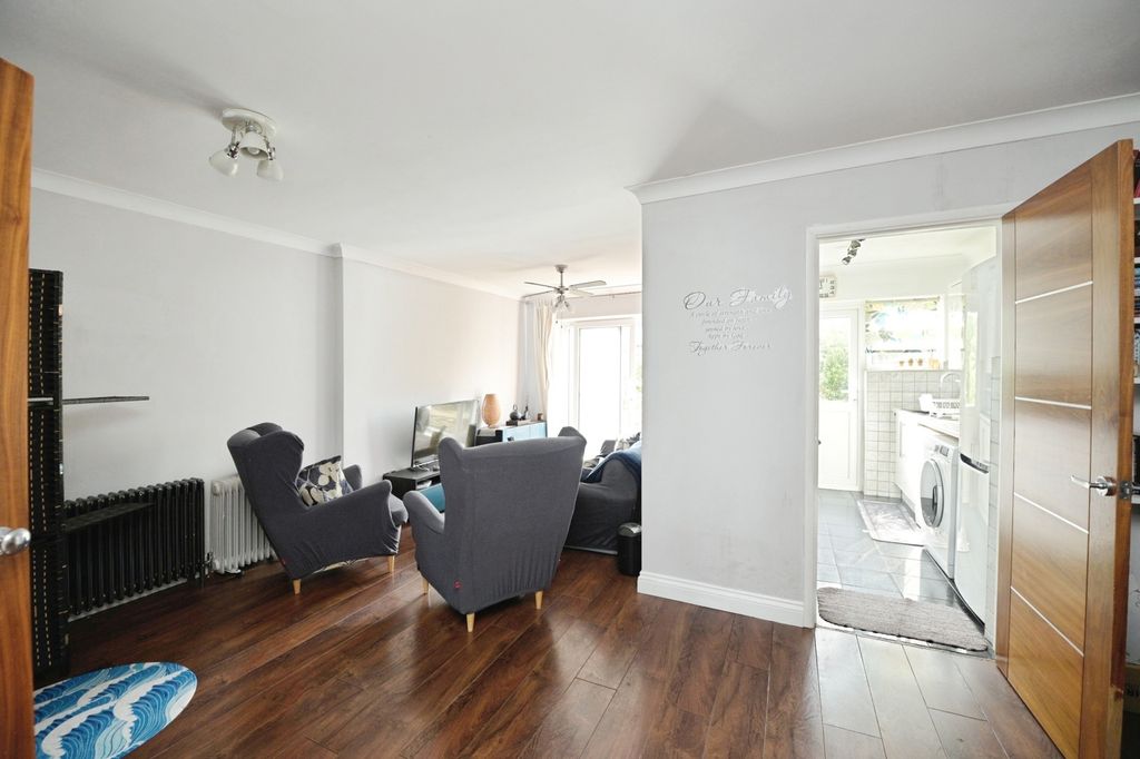 Property photo 3 of 12 Pbox-Img.Jpg