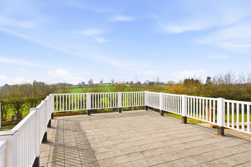 Property photo 3 of 32