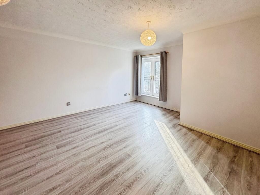 Property photo 1 of 2