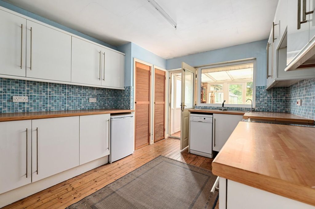 Property photo 2 of 14 Kitchen