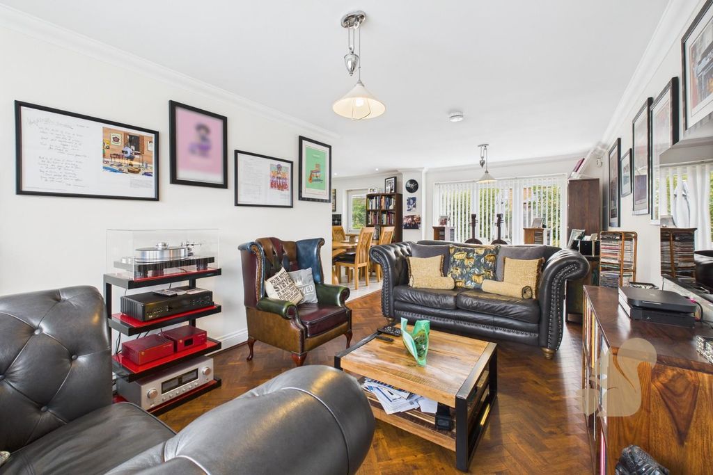 Property photo 2 of 27 Cam05668G0-Pr0011-Still006.Jpg