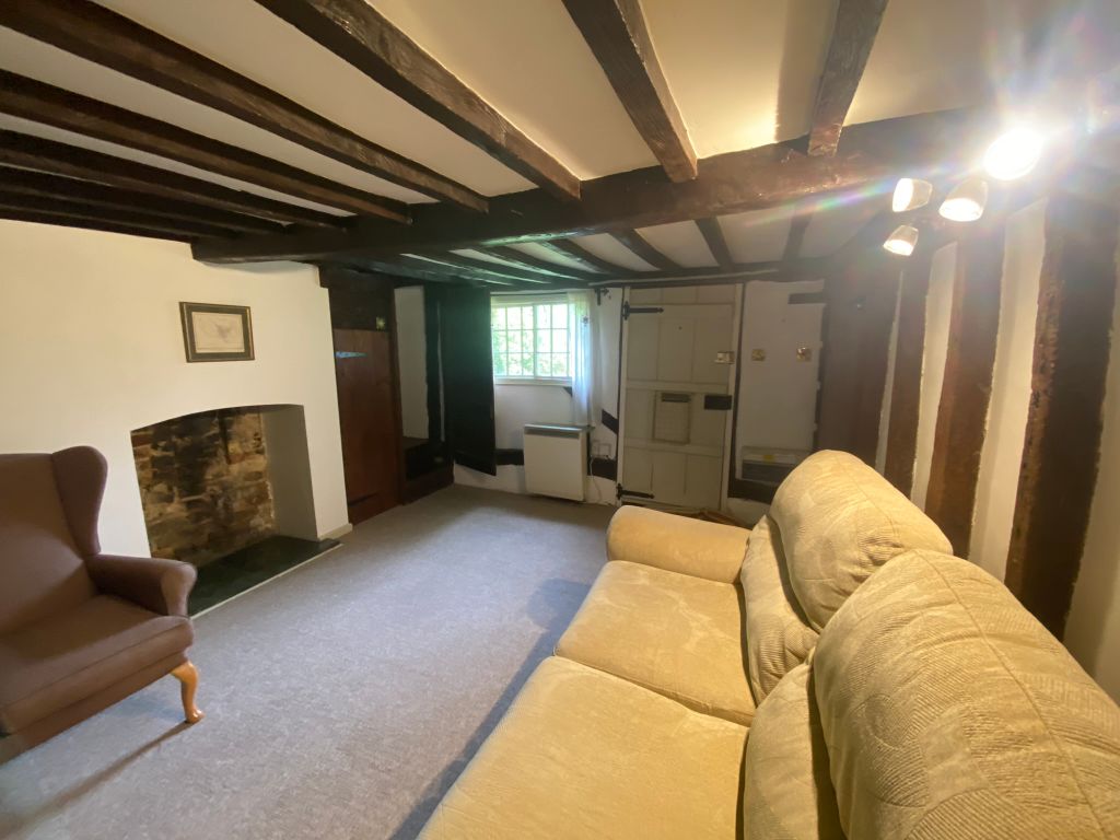 Property photo 3 of 14 Lounge