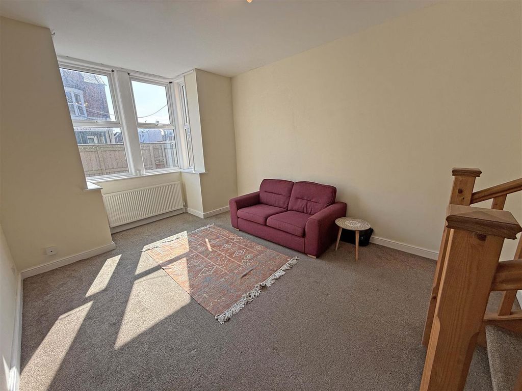 Property photo 1 of 9 Living Room.Jpg