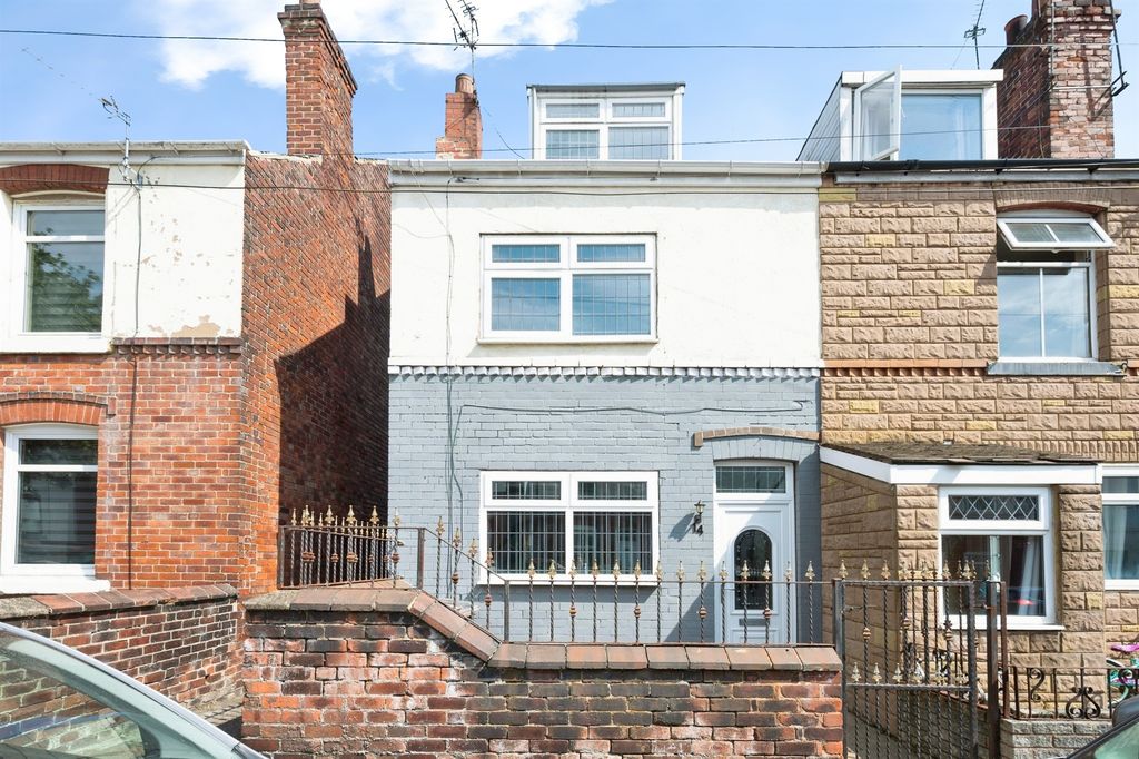 Property photo 1 of 17