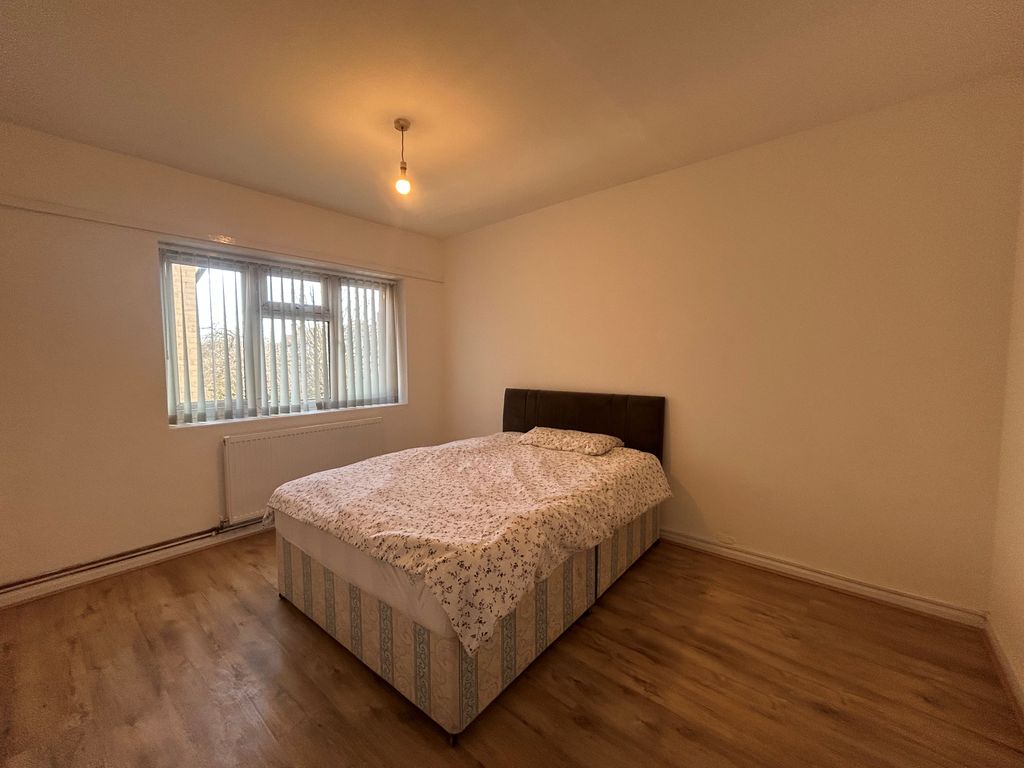 Property photo 2 of 7 Bedroom 1