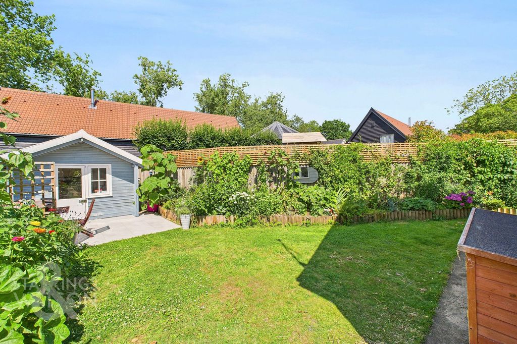 Property photo 3 of 32