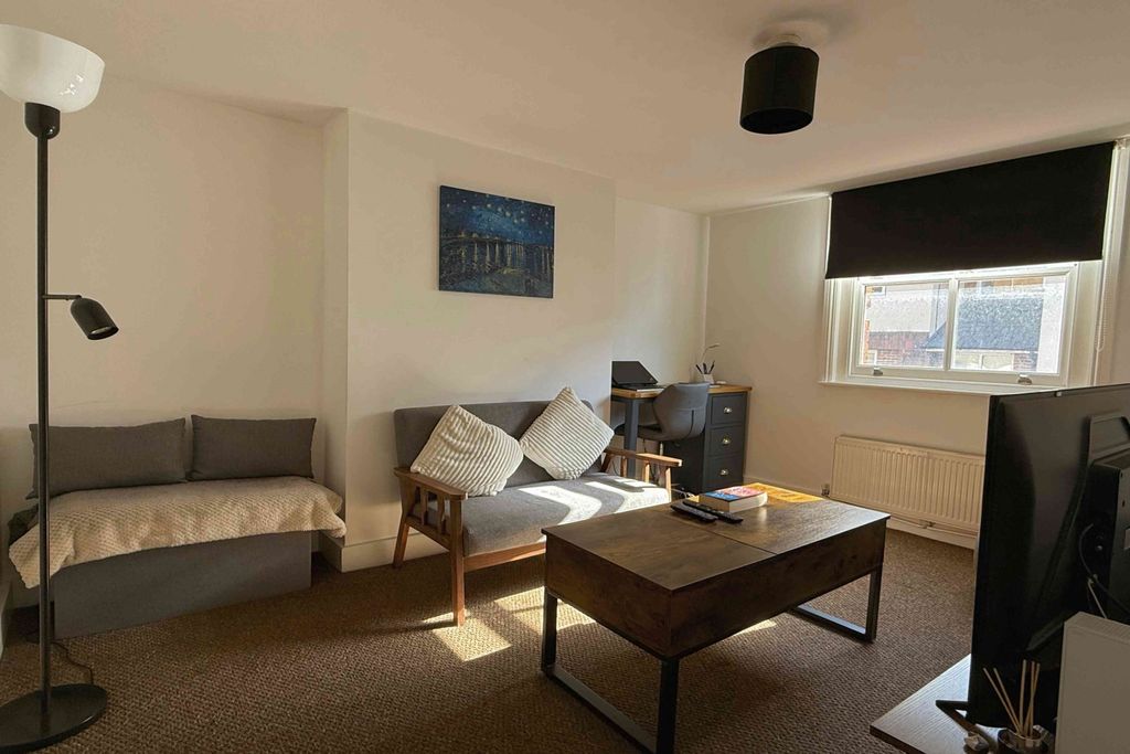 Property photo 2 of 6 Img_1772