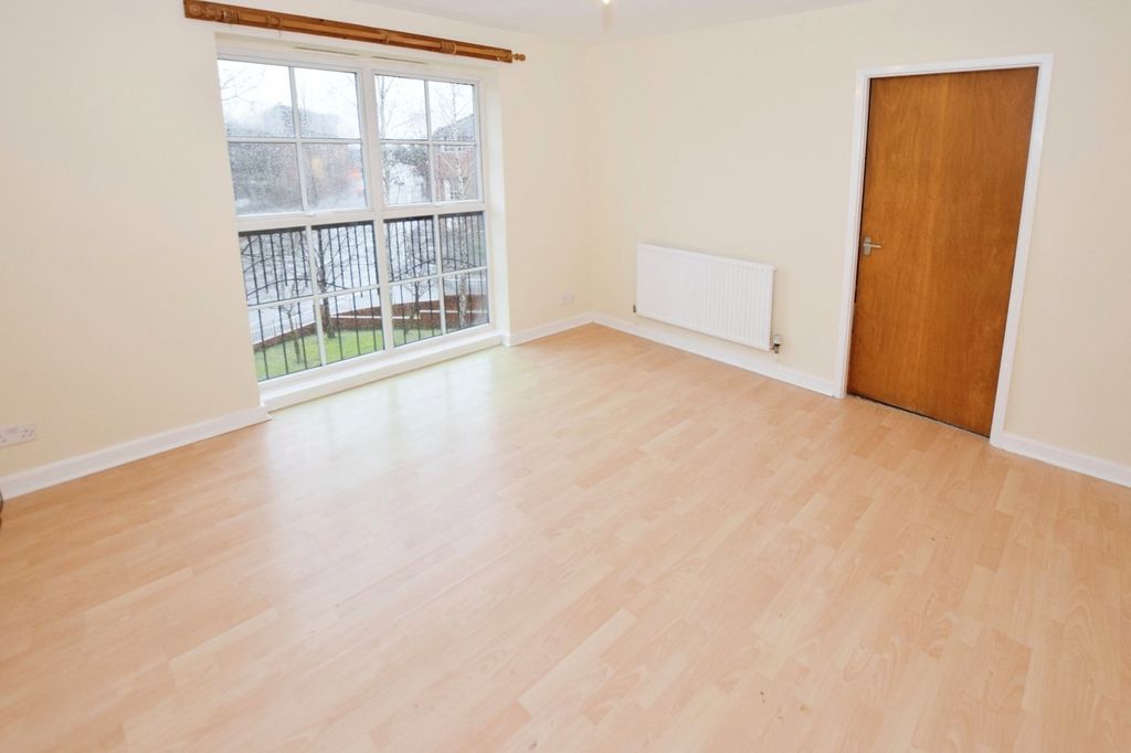 Property photo 3 of 17 Picture No. 06