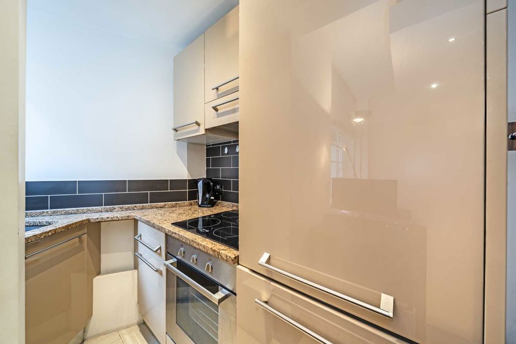 Property photo 3 of 6