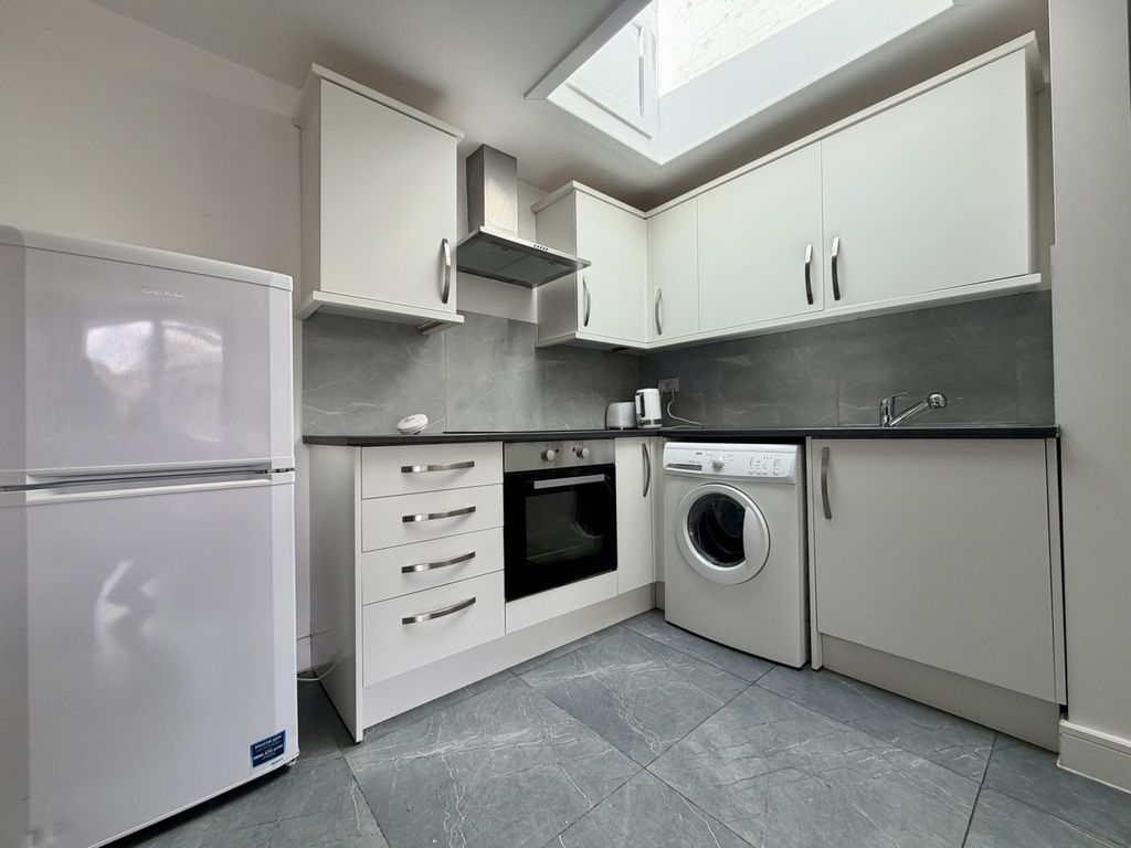Property photo 2 of 4 Img 4914