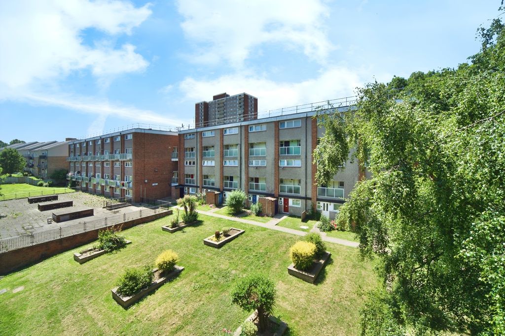 Property photo 2 of 9 Green Space