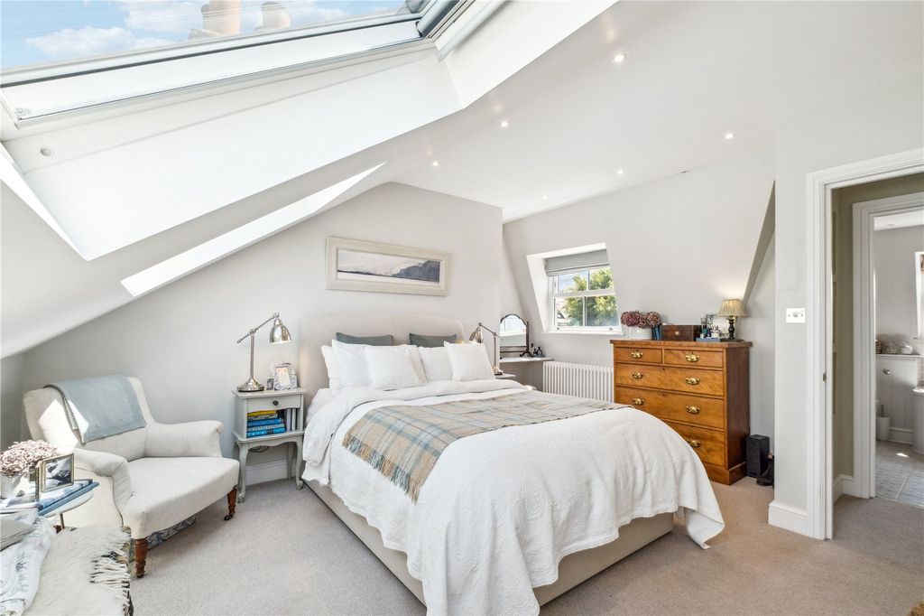 Property photo 3 of 10 Picture No. 06