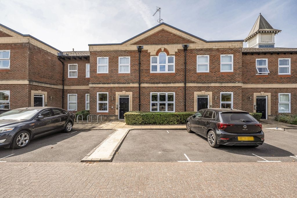 Property photo 1 of 20 External View