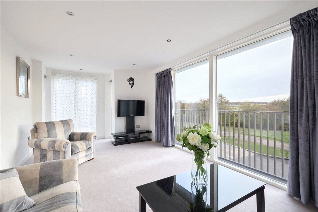 Property photo 2 of 12 Picture No. 11