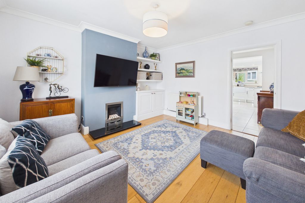 Property photo 2 of 21