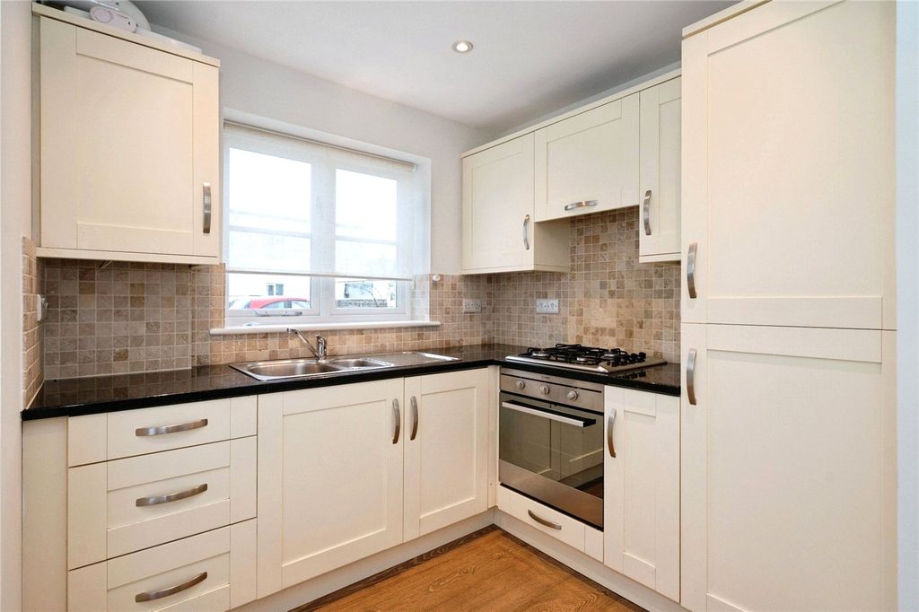 Property photo 2 of 15 Picture No. 13