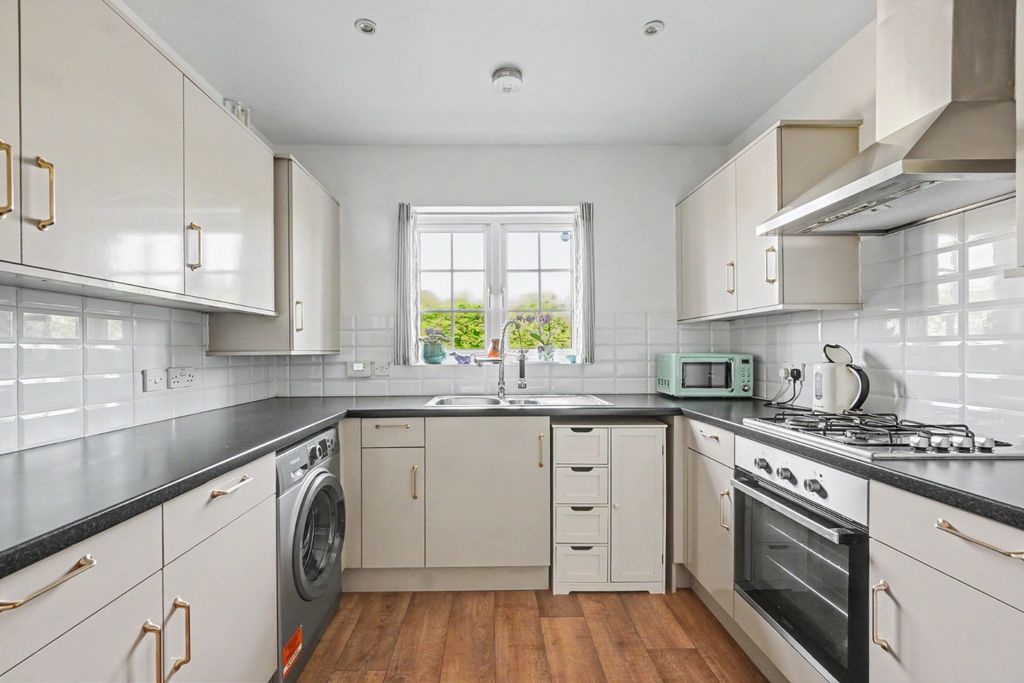 Property photo 3 of 19 5088756