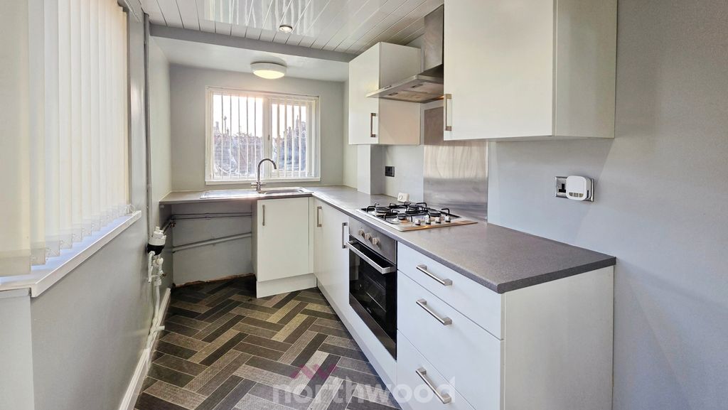 Property photo 2 of 22