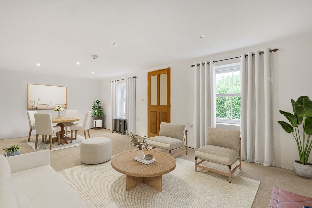 Property photo 3 of 19 Sitting Room