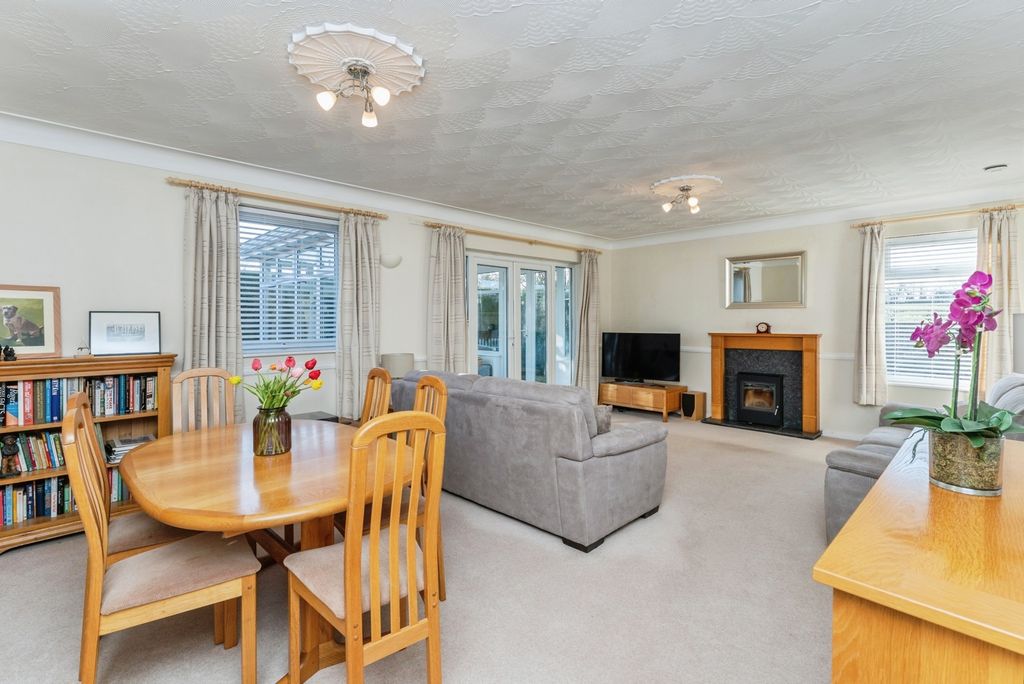 Property photo 2 of 28 Pbox-Img.Jpg