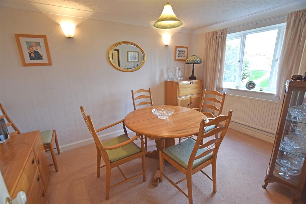 Property photo 3 of 19 Dining Room.Jpg